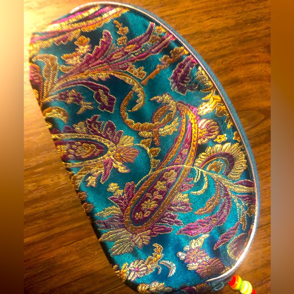 Mystery 📦⁉️ jewelry pouch - Picture 1 of 1